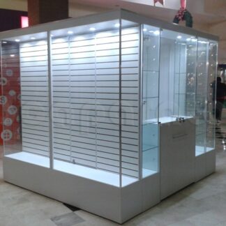 Kiosco con vitrinas