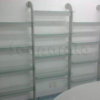 Exhibidor con repisas de pared