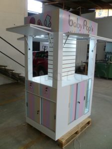 Anaqueles para tienda
