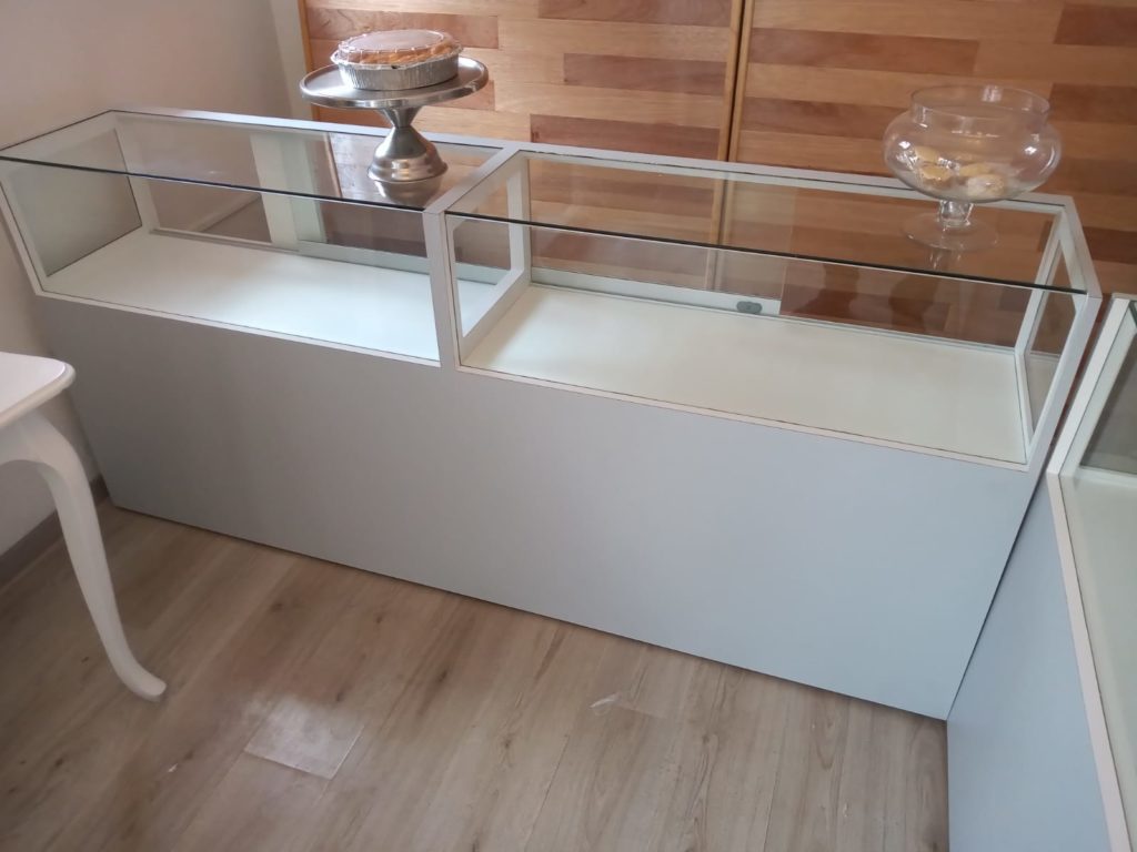 diseño de vitrinas en cabo san lucas