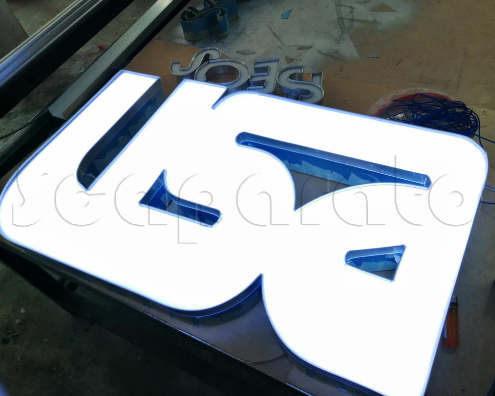 caja de luz anuncio luminoso