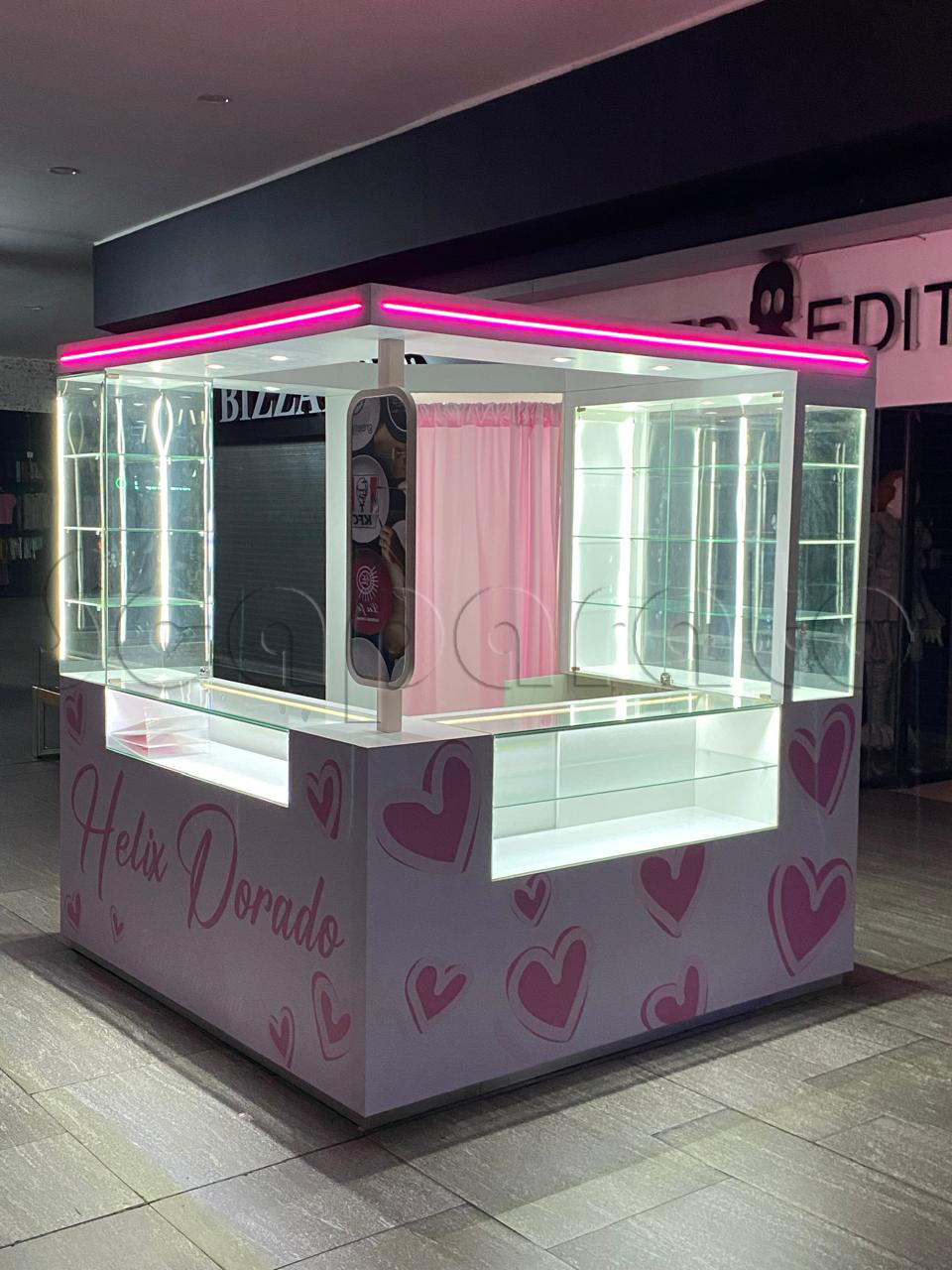 Kiosco de piercing - Image 4